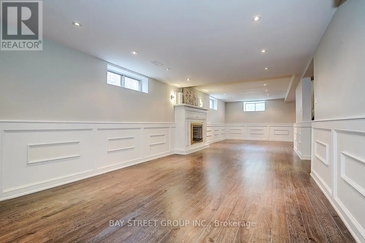 616 SHEPPARD AVENUE