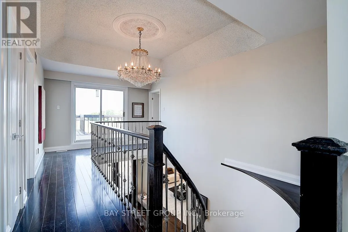 616 SHEPPARD AVENUE