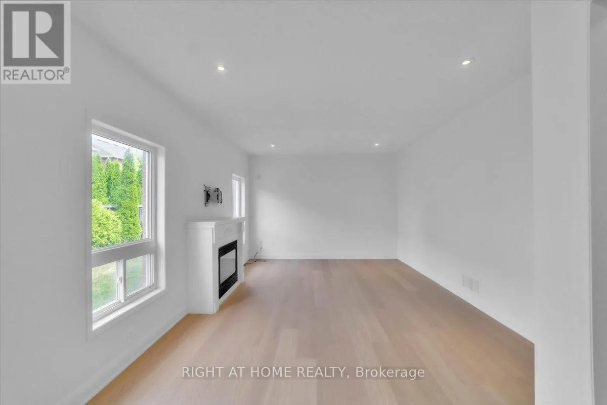 18 MCQUEEN CRESCENT
