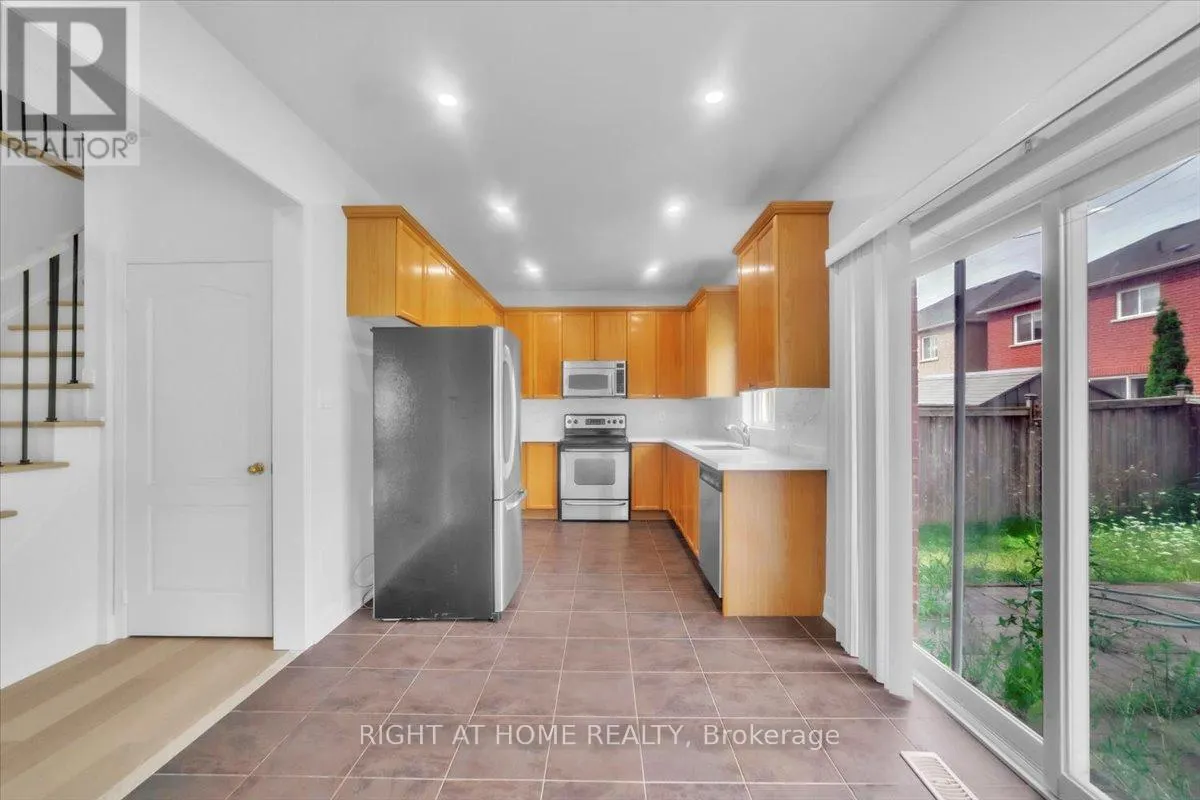 18 MCQUEEN CRESCENT