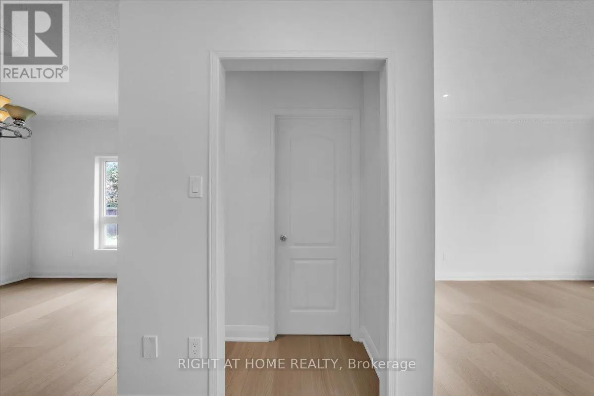 18 MCQUEEN CRESCENT