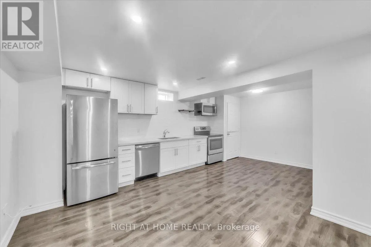 18 MCQUEEN CRESCENT