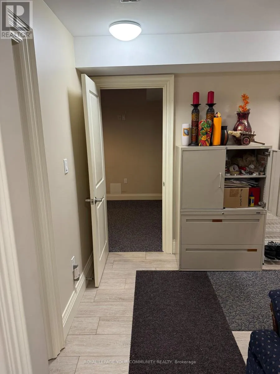 LOWER UNIT - 251 FLOYD AVENUE