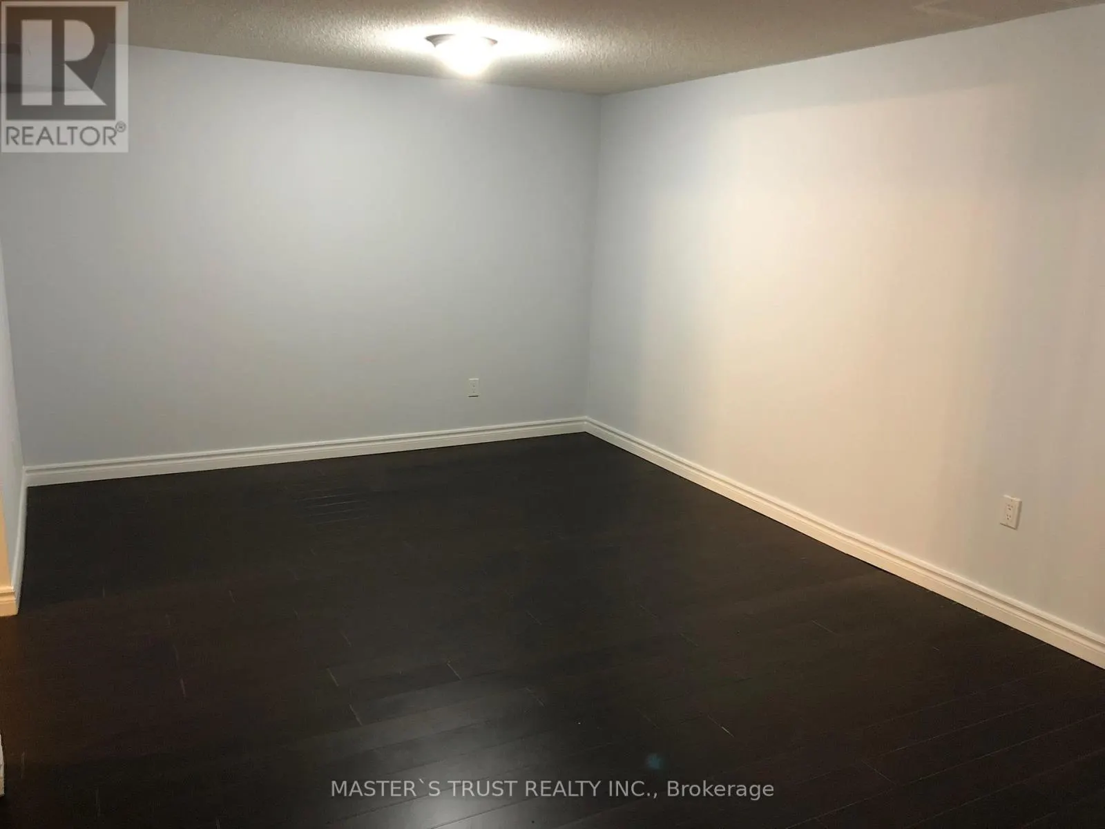 735 MILITARY TRAIL