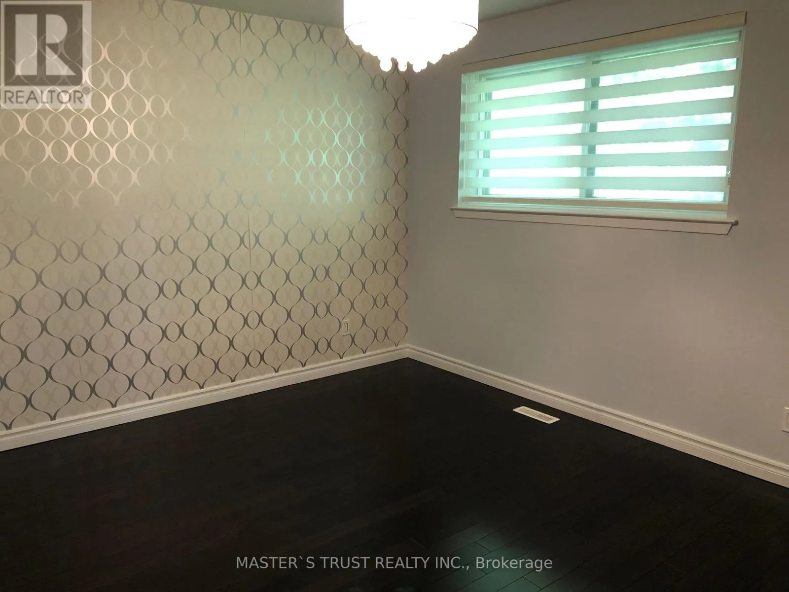 735 MILITARY TRAIL