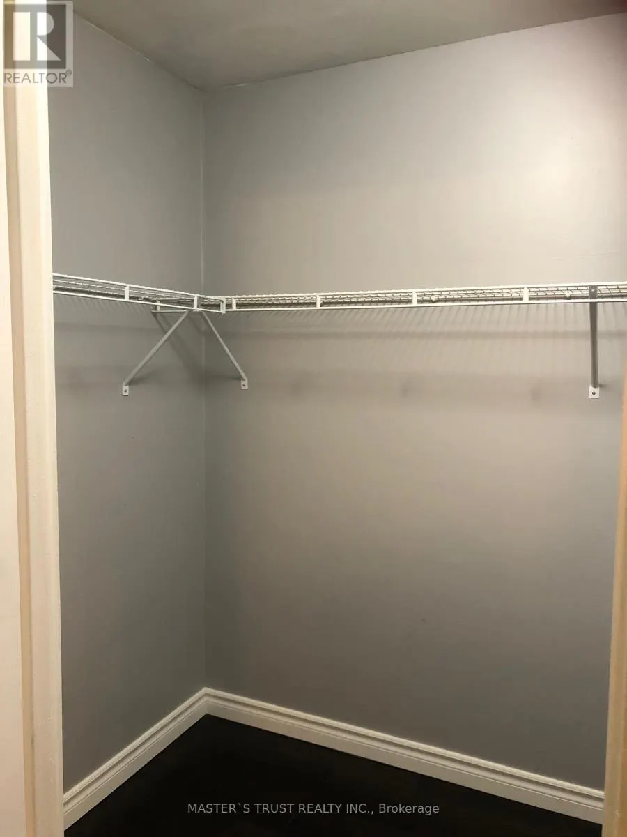 735 MILITARY TRAIL