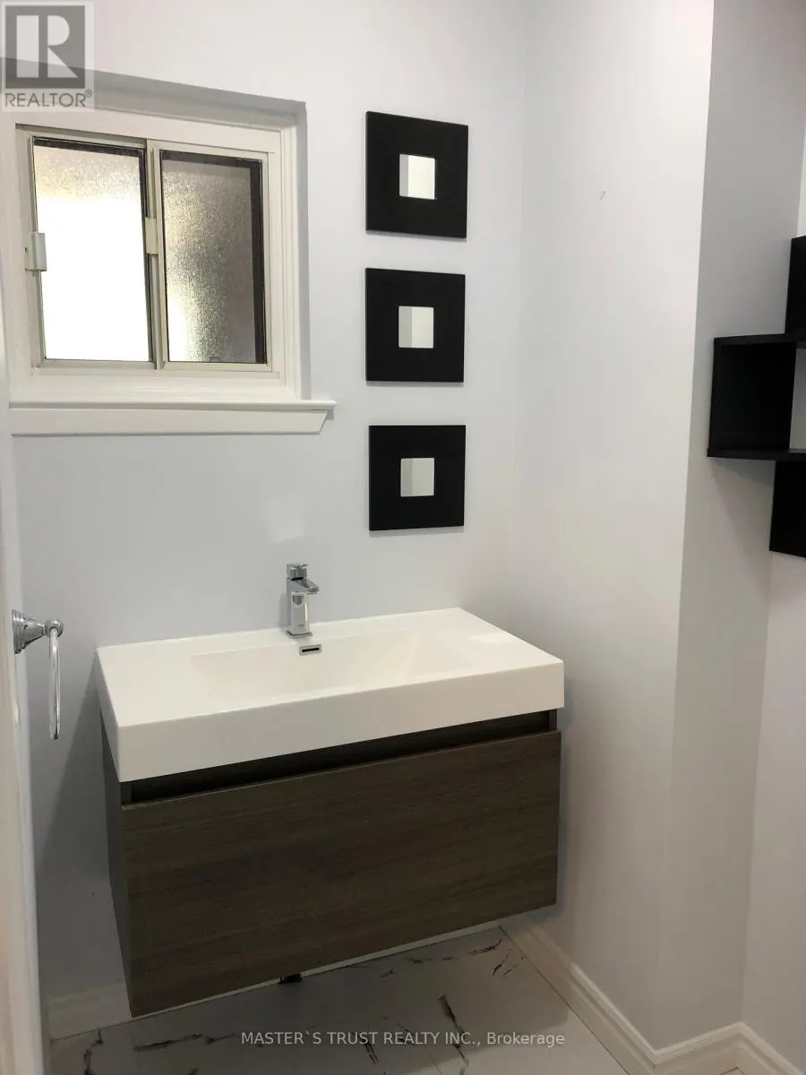 735 MILITARY TRAIL