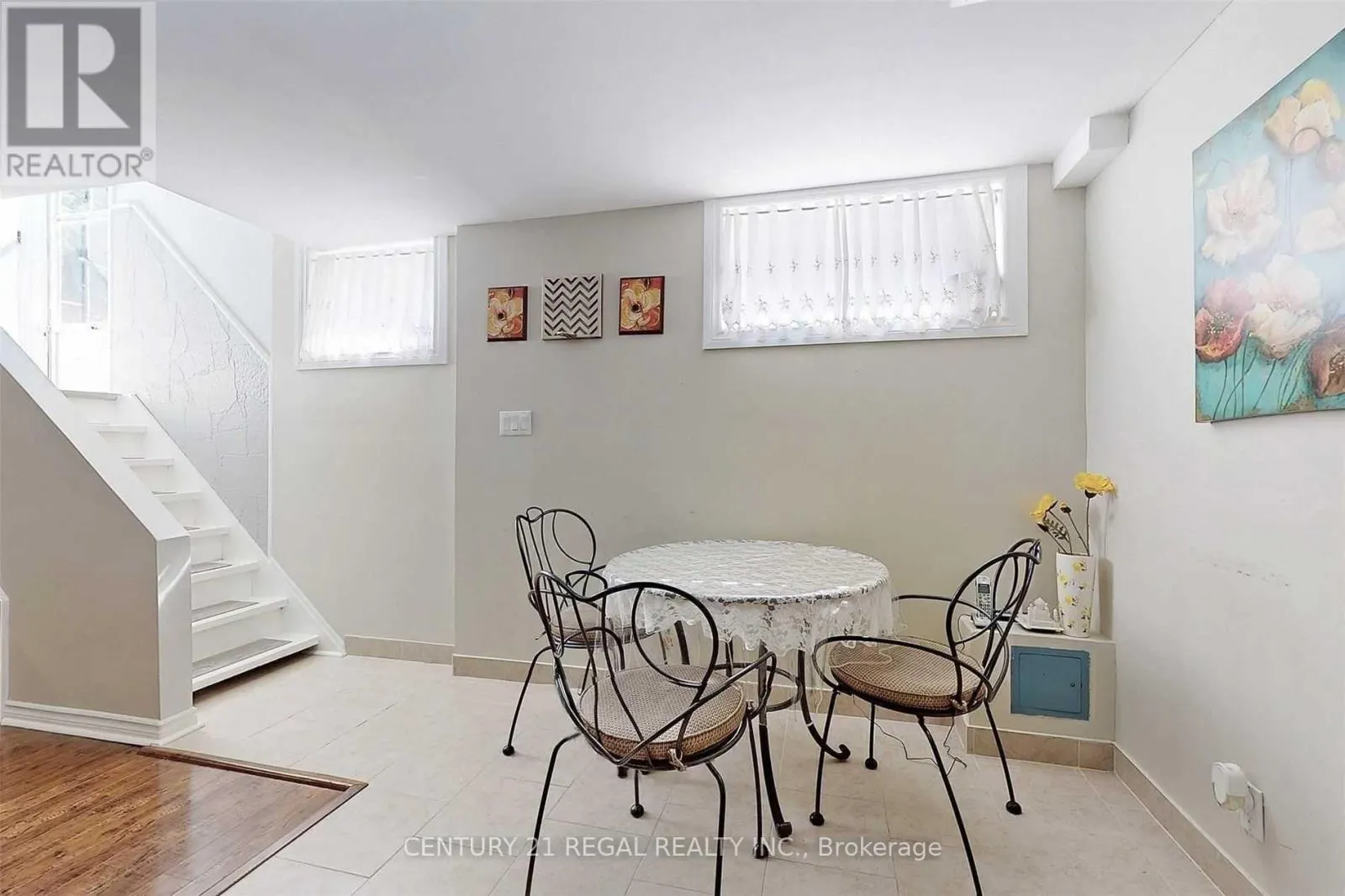 LOWER - 5 STEVENVALE DRIVE