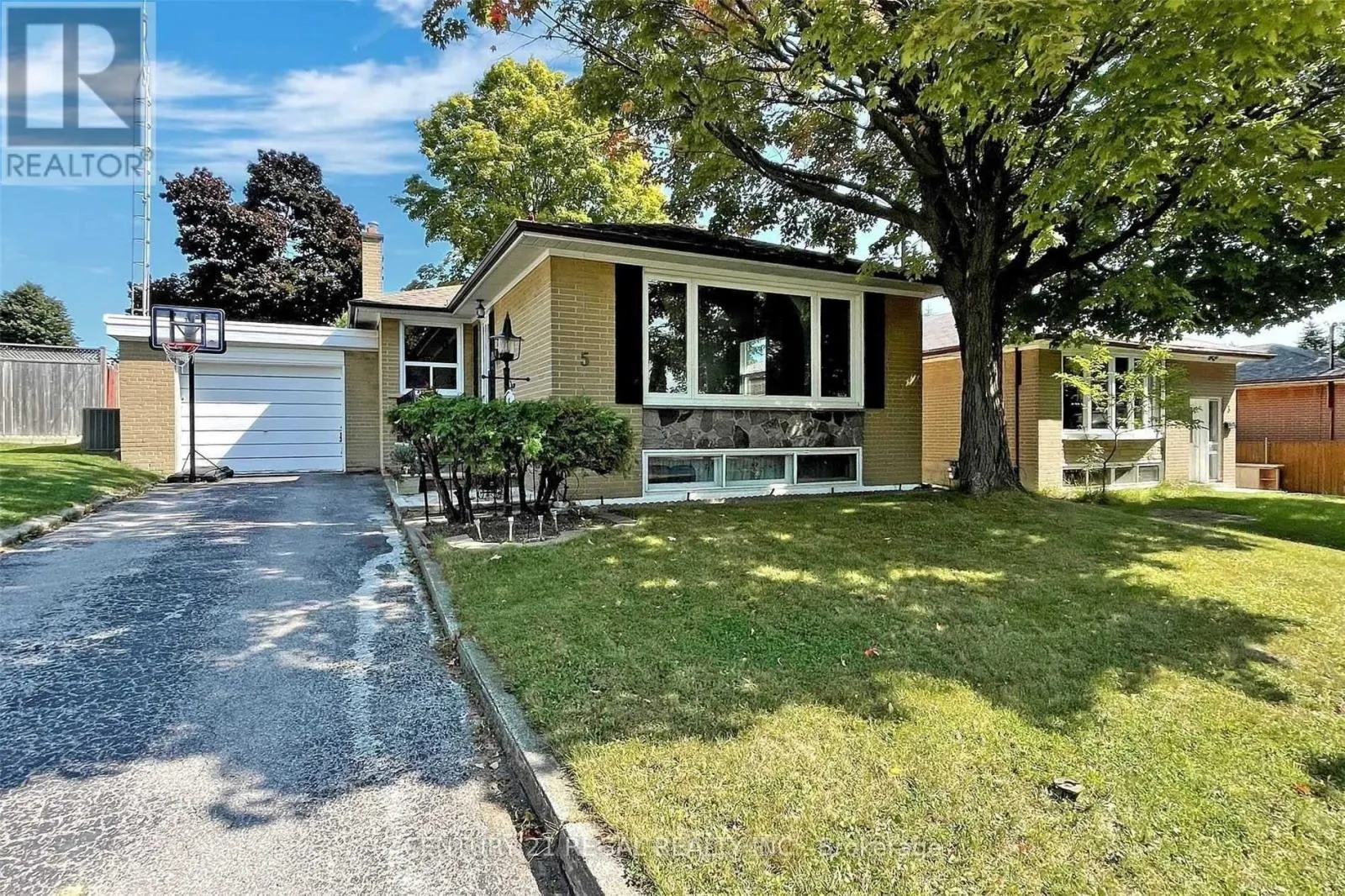 LOWER - 5 STEVENVALE DRIVE