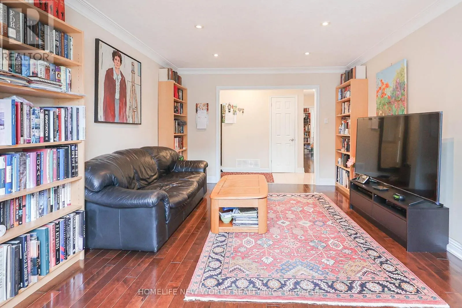 34 GREYLAWN CRESCENT