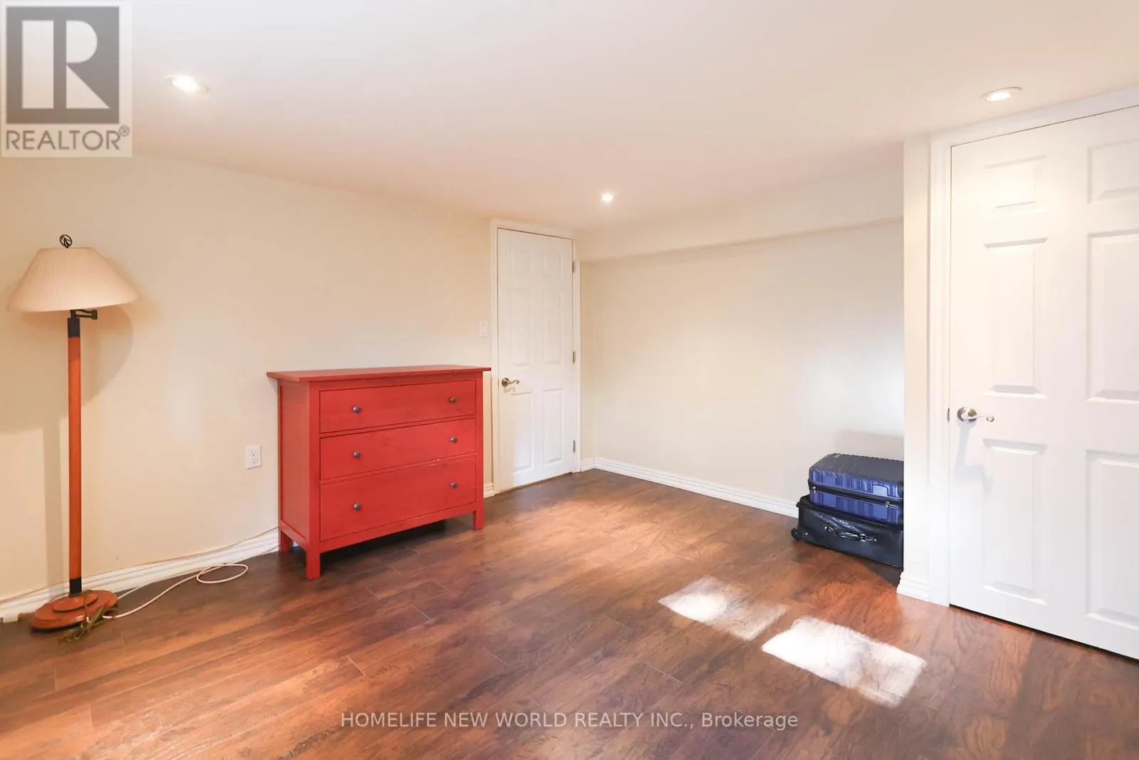 34 GREYLAWN CRESCENT