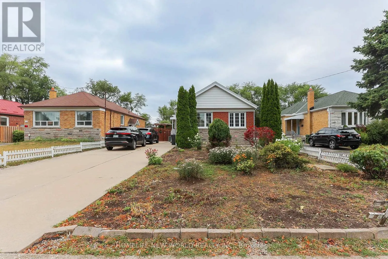 34 GREYLAWN CRESCENT