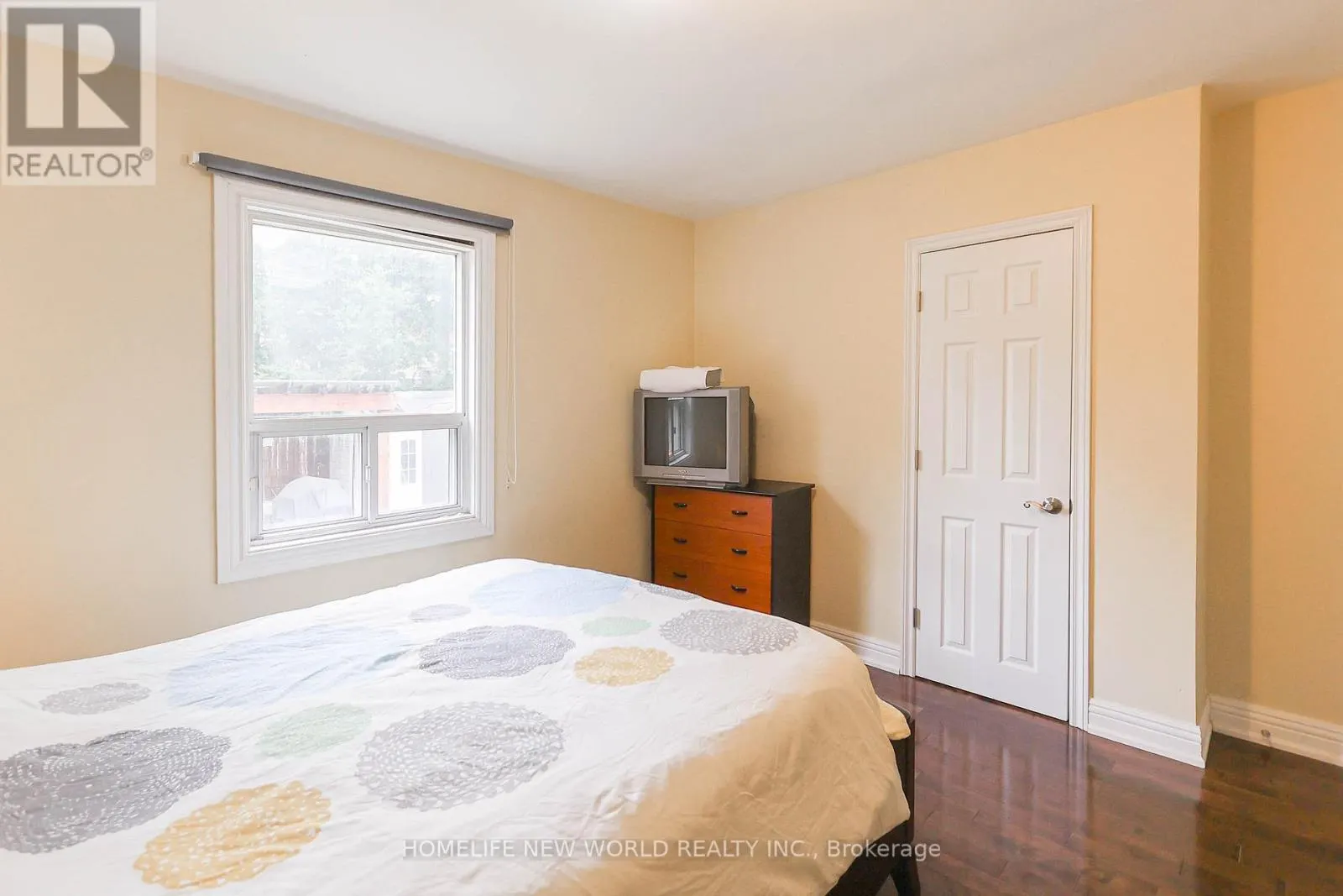 34 GREYLAWN CRESCENT