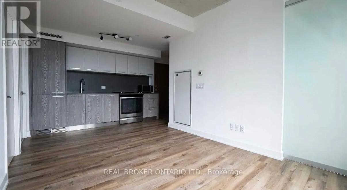 1003 - 30 BASEBALL PLACE