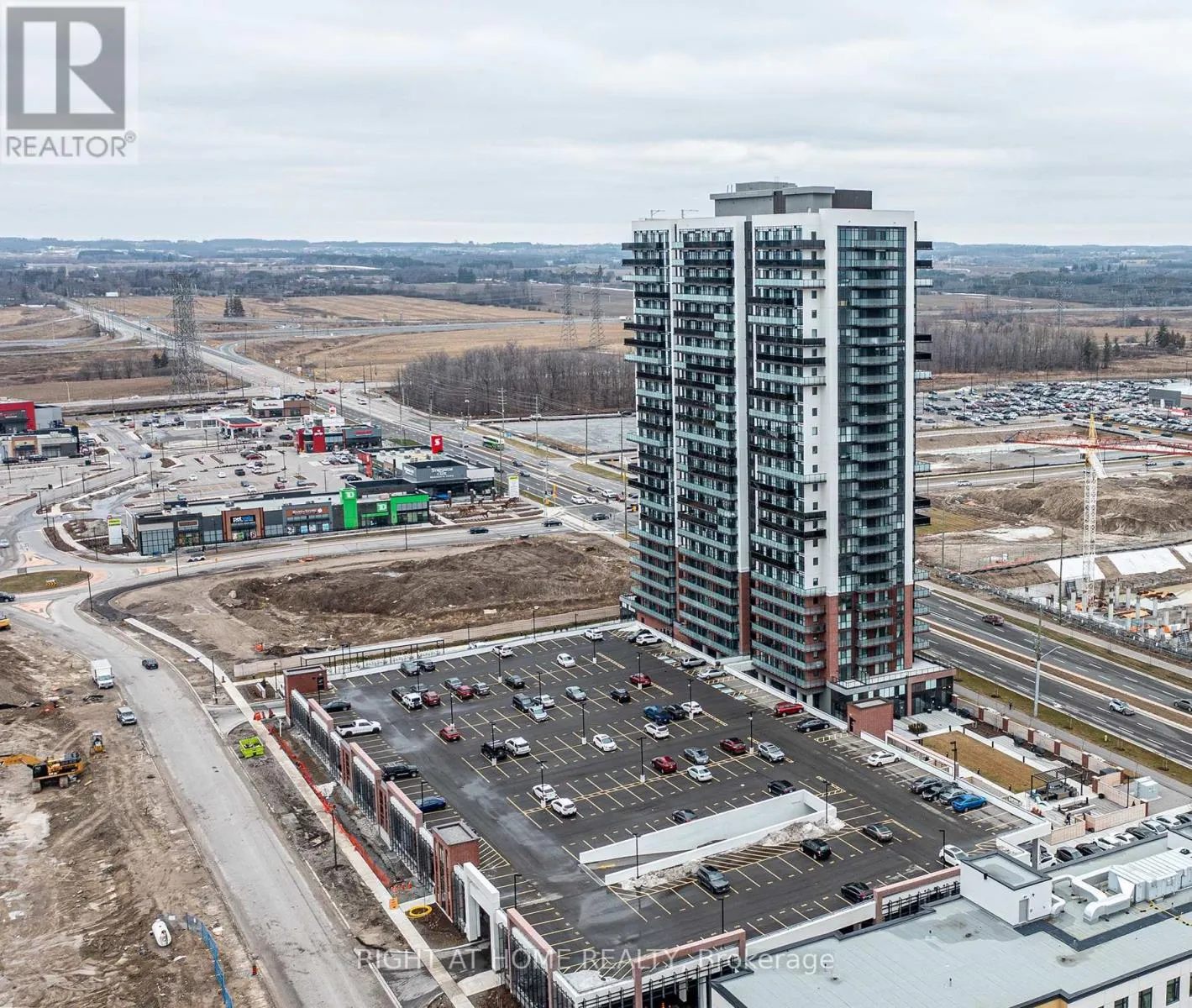 2015 - 2550 SIMCOE STREET N