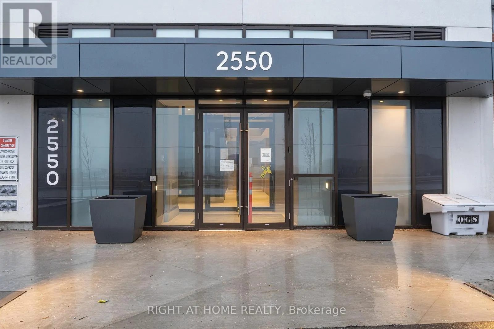 2015 - 2550 SIMCOE STREET N