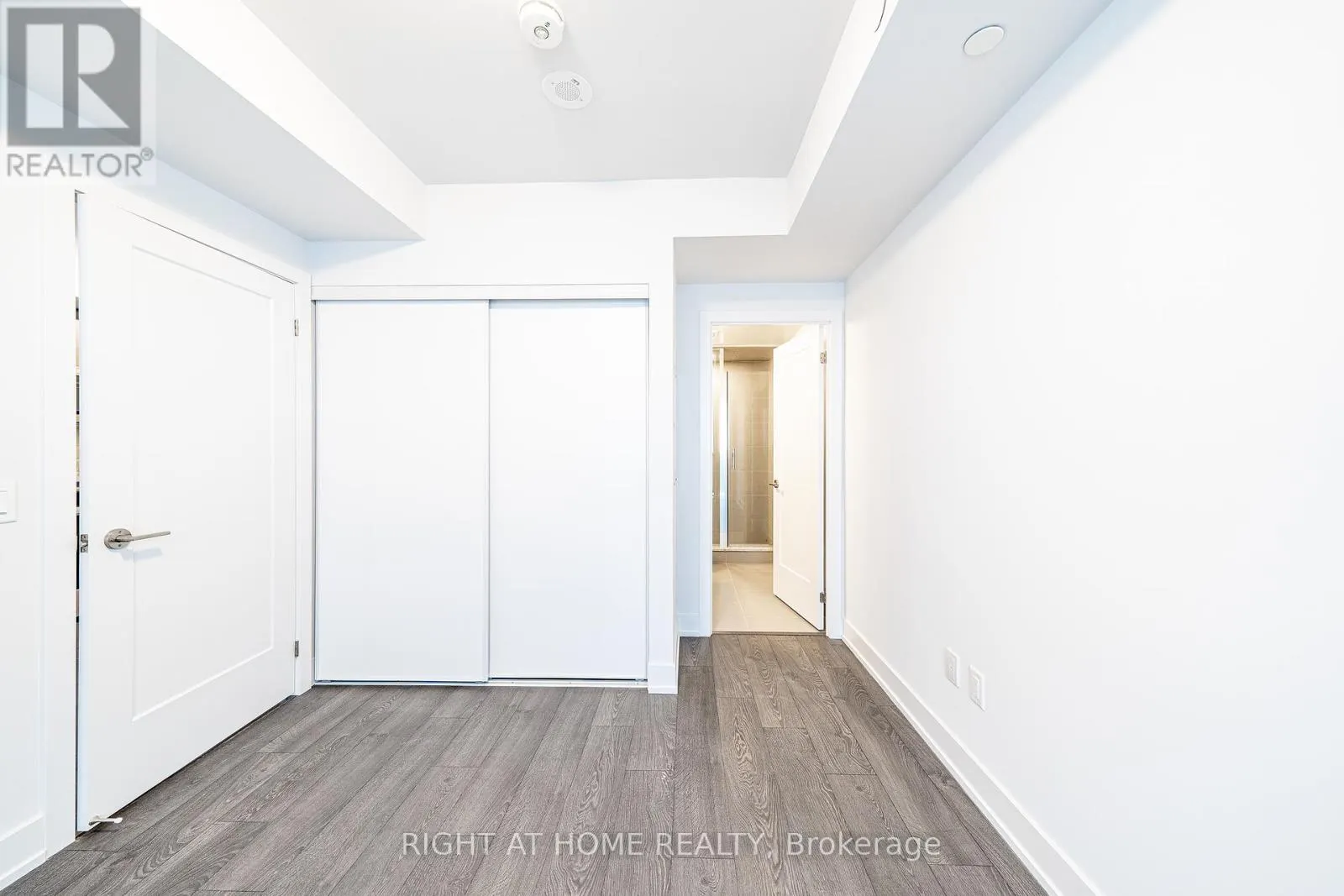 2015 - 2550 SIMCOE STREET N