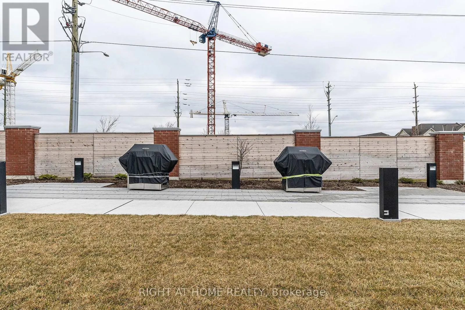 2015 - 2550 SIMCOE STREET N