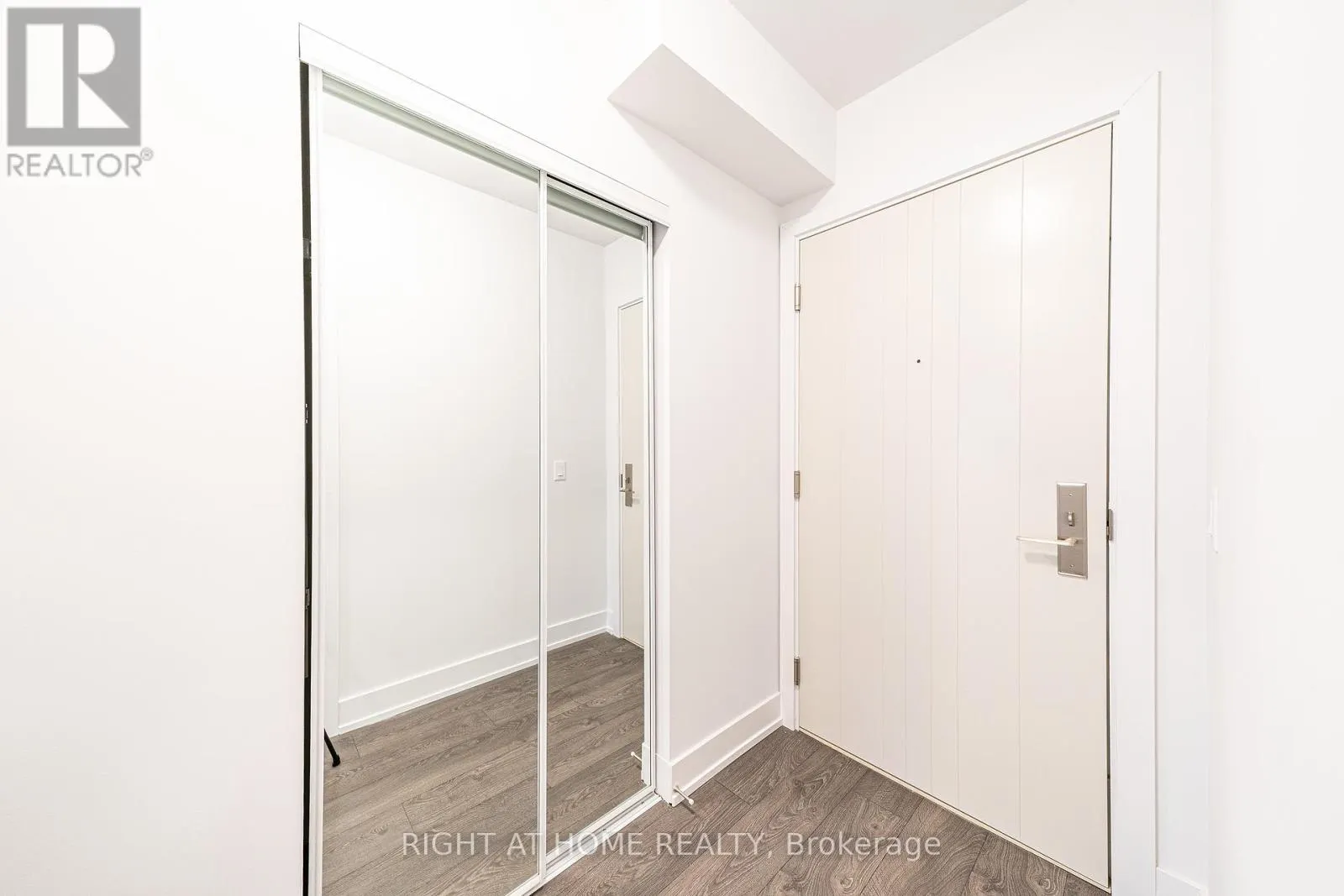 2015 - 2550 SIMCOE STREET N