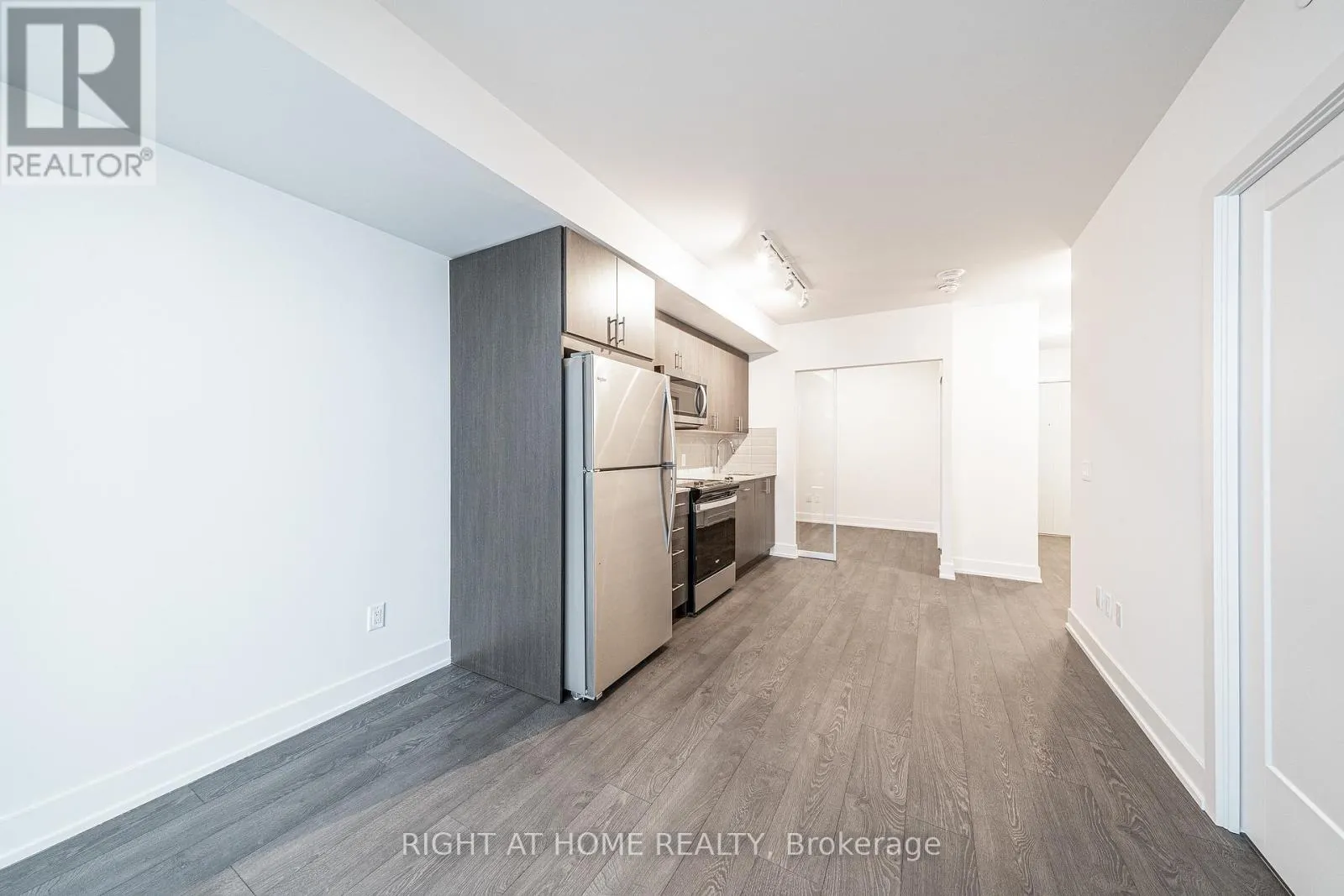 2015 - 2550 SIMCOE STREET N
