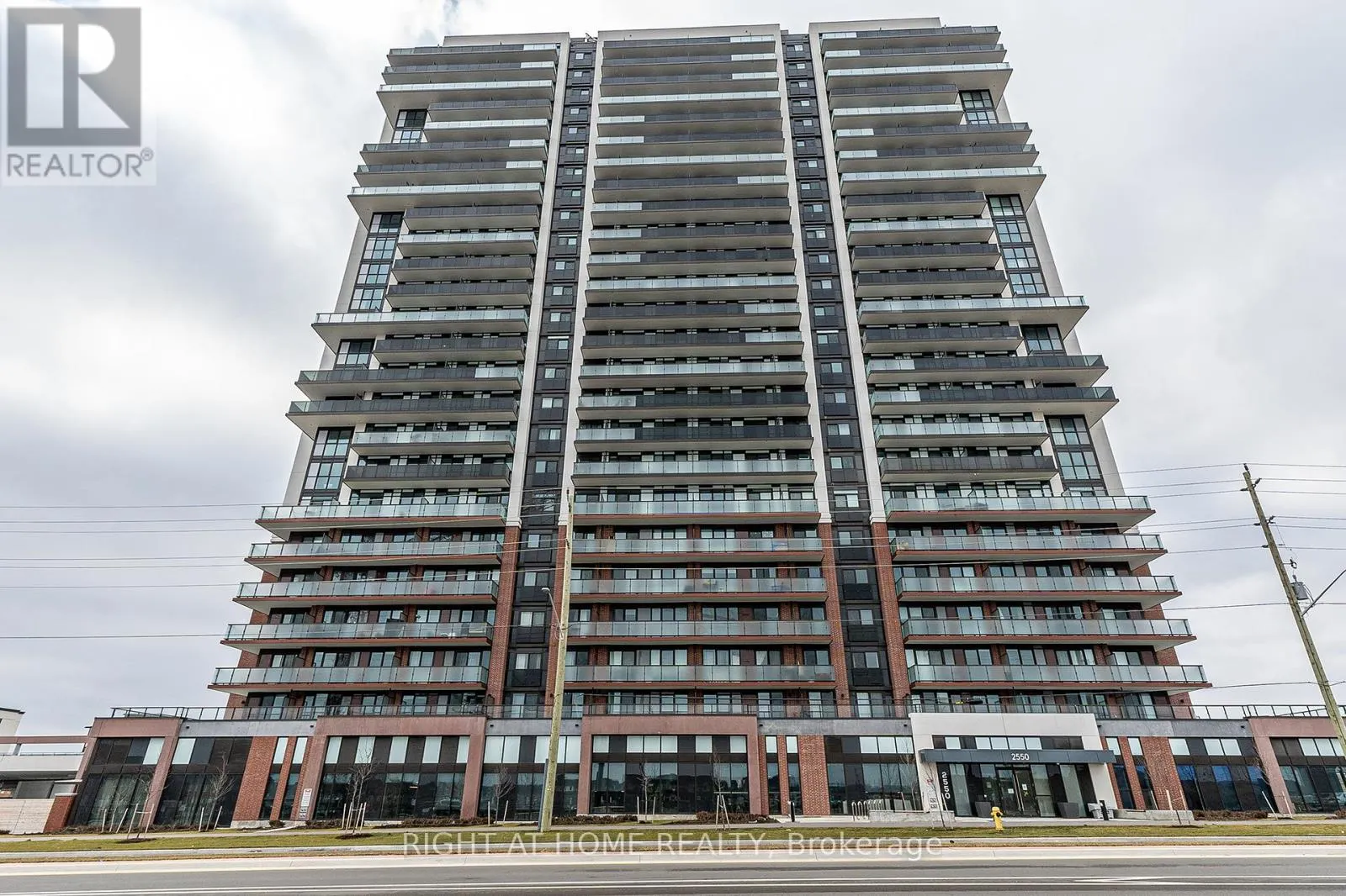 2015 - 2550 SIMCOE STREET N
