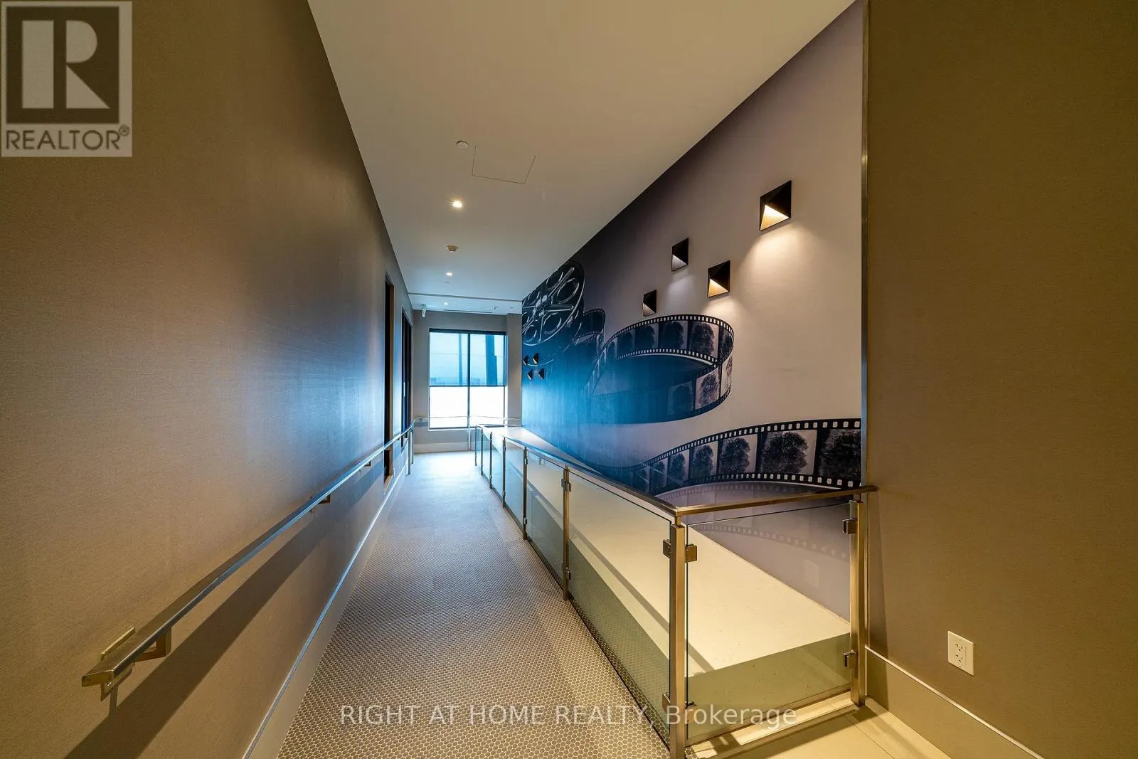 2015 - 2550 SIMCOE STREET N