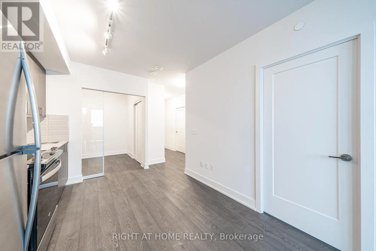 2015 - 2550 SIMCOE STREET N