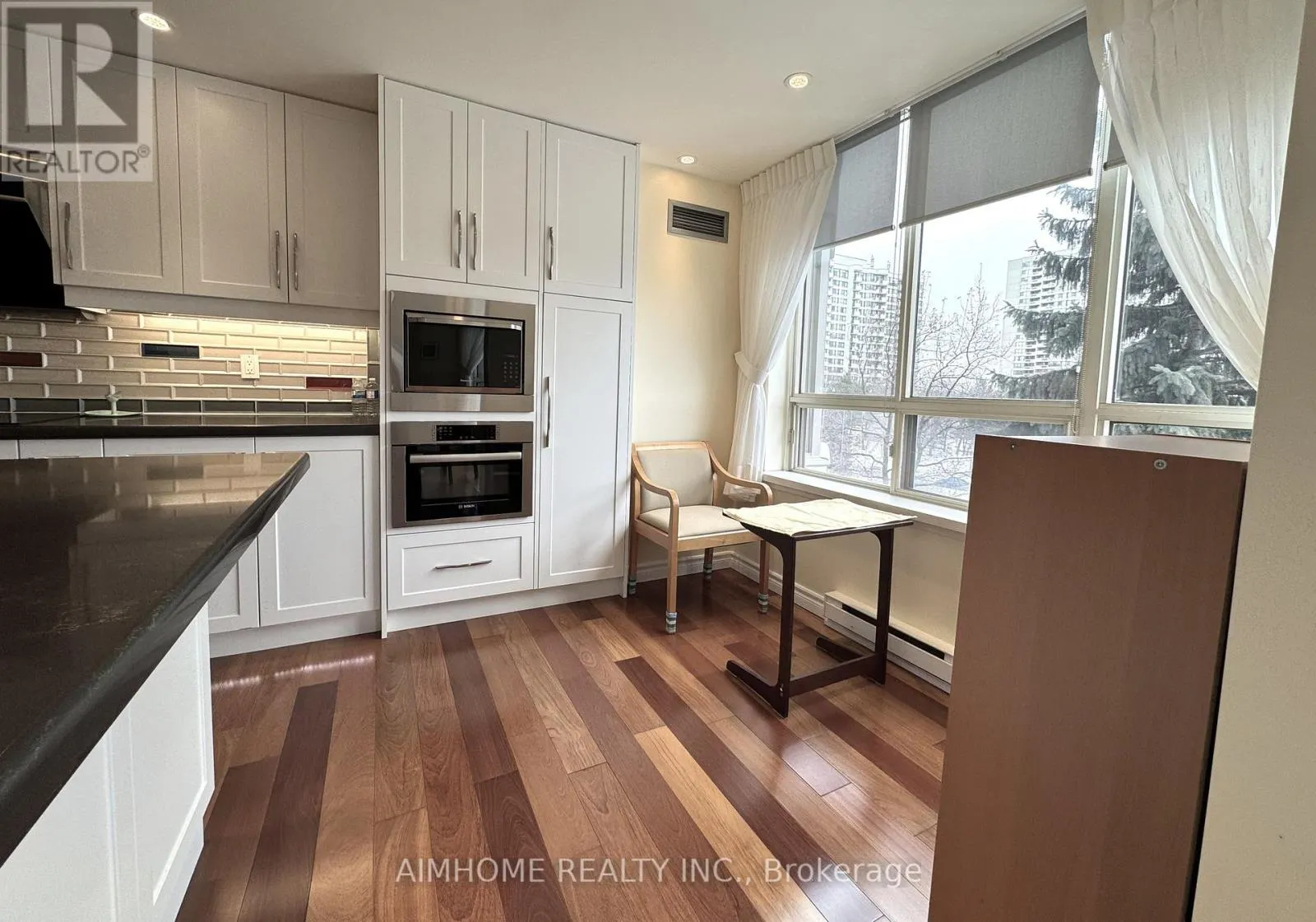 404 - 175 BAMBURGH CIRCLE