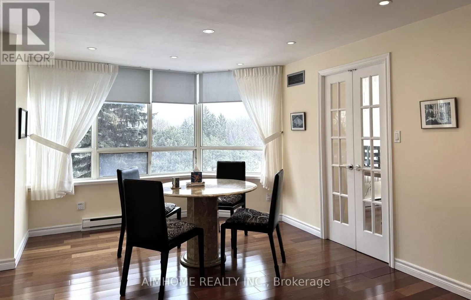 404 - 175 BAMBURGH CIRCLE
