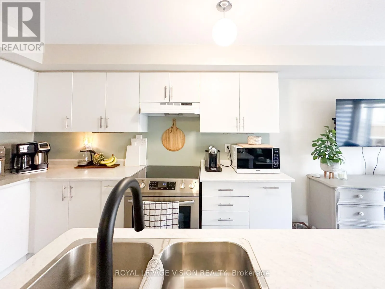 74 CASPIAN SQUARE DRIVE