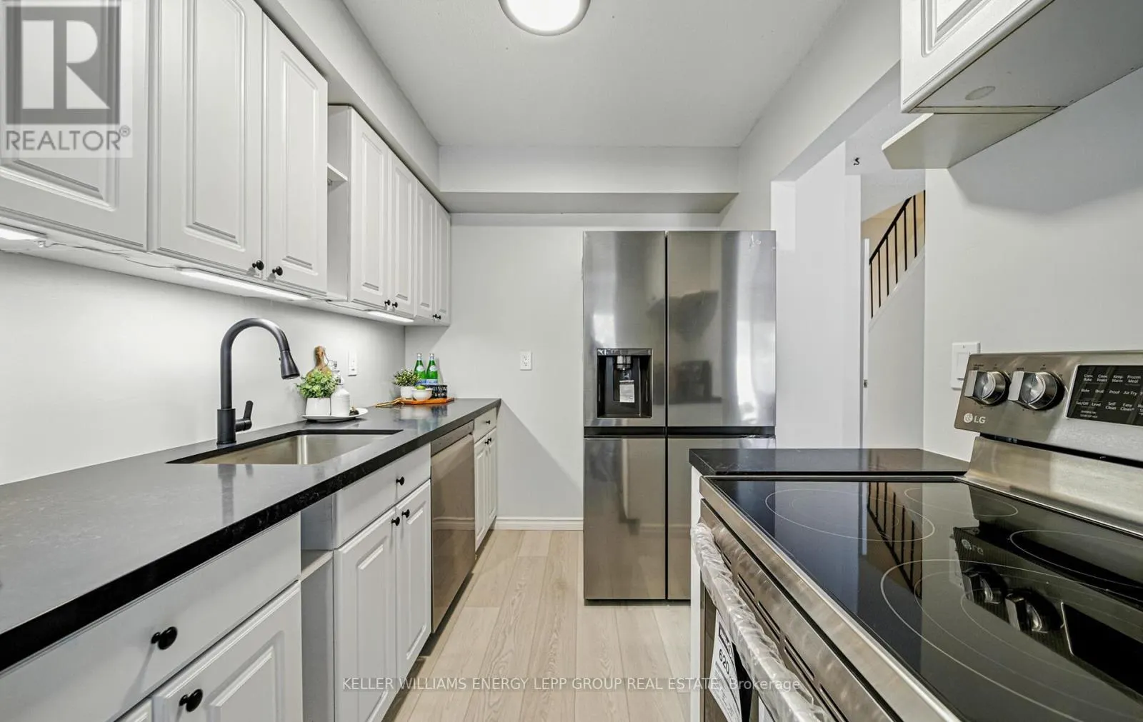 9 - 945 BURNS STREET W, #9