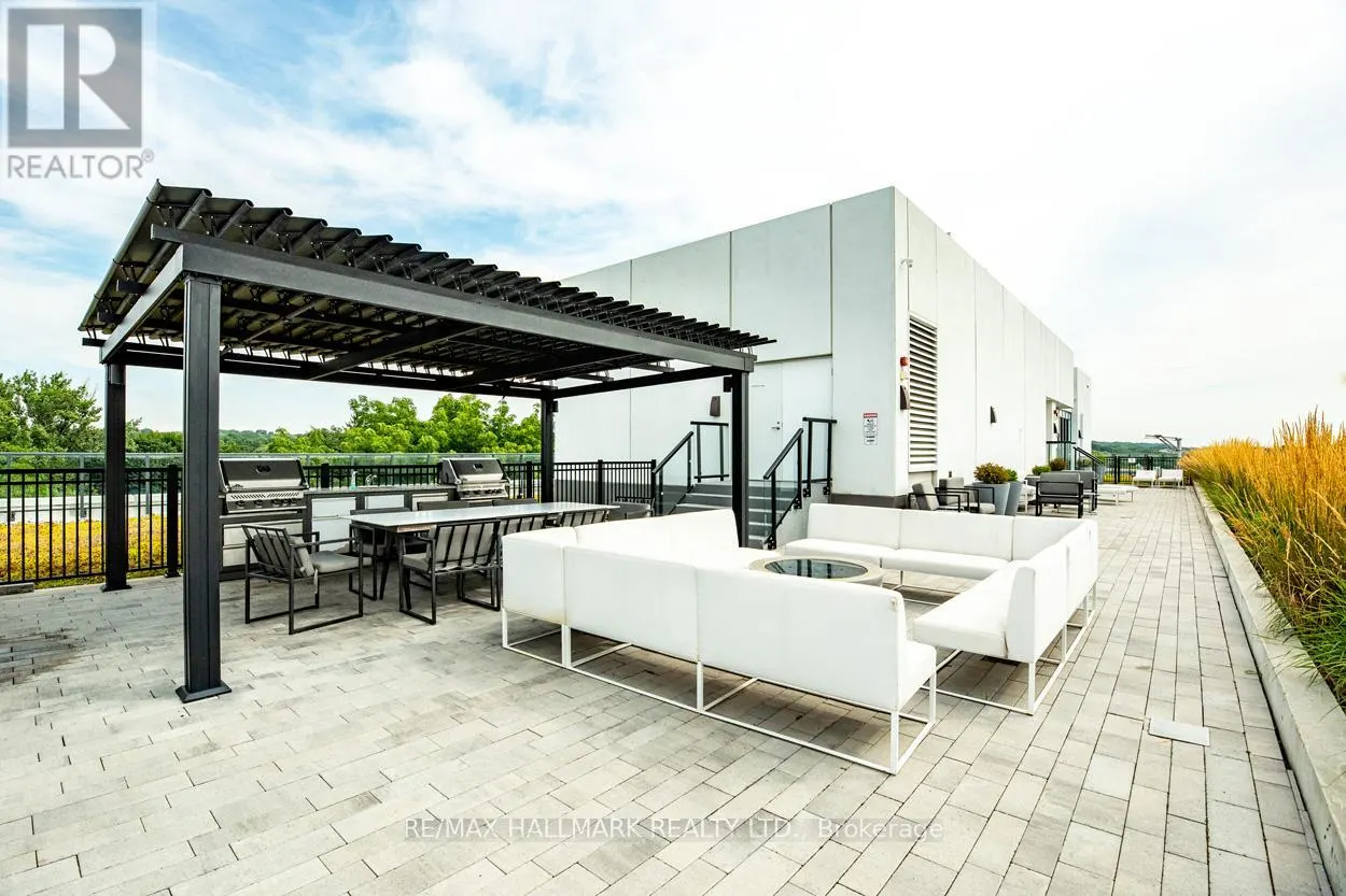220 - 1630 QUEEN STREET E