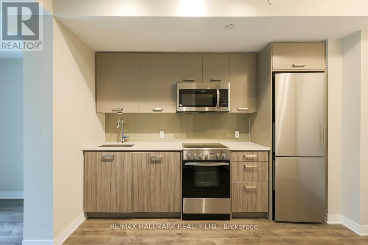 220 - 1630 QUEEN STREET E