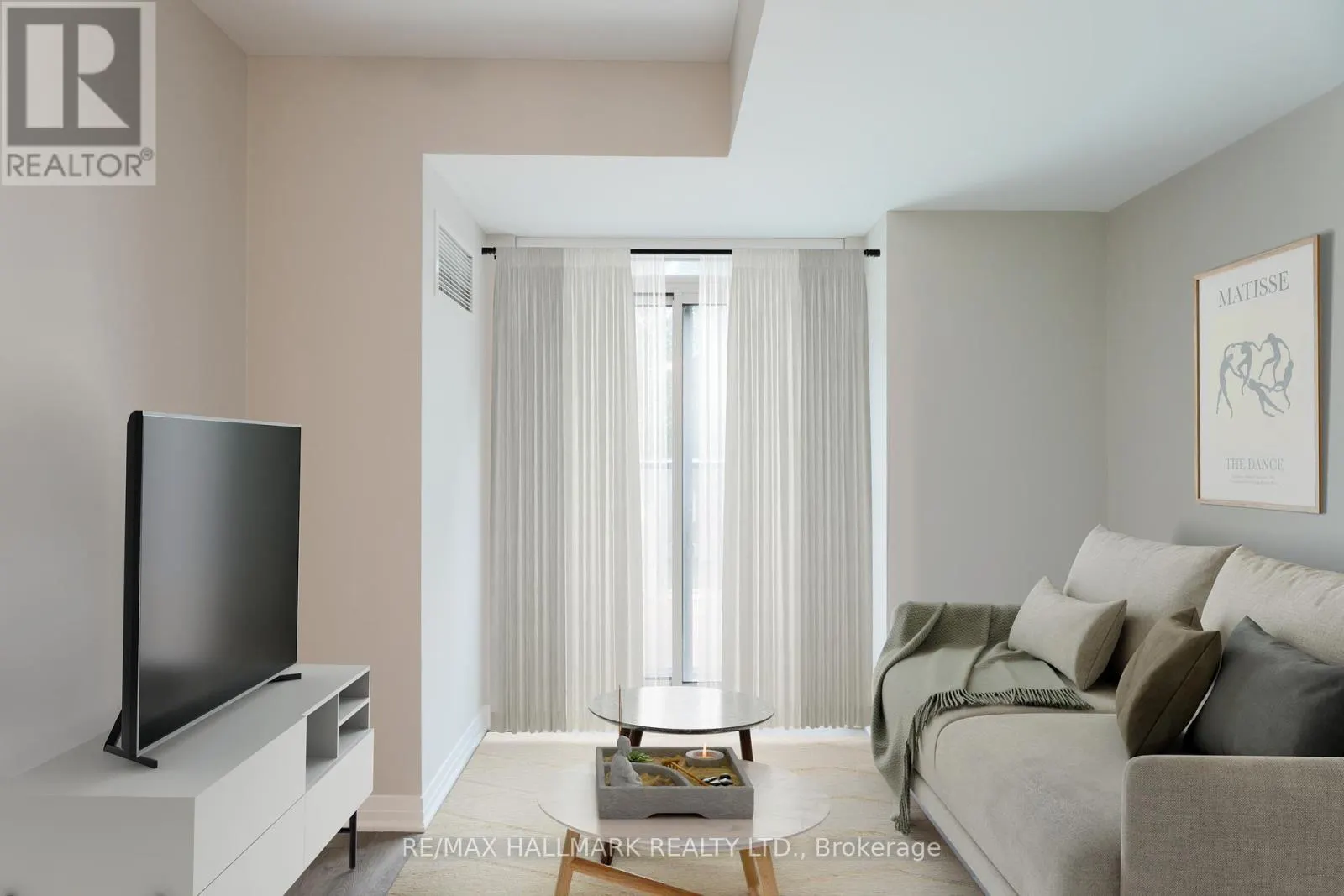 220 - 1630 QUEEN STREET E
