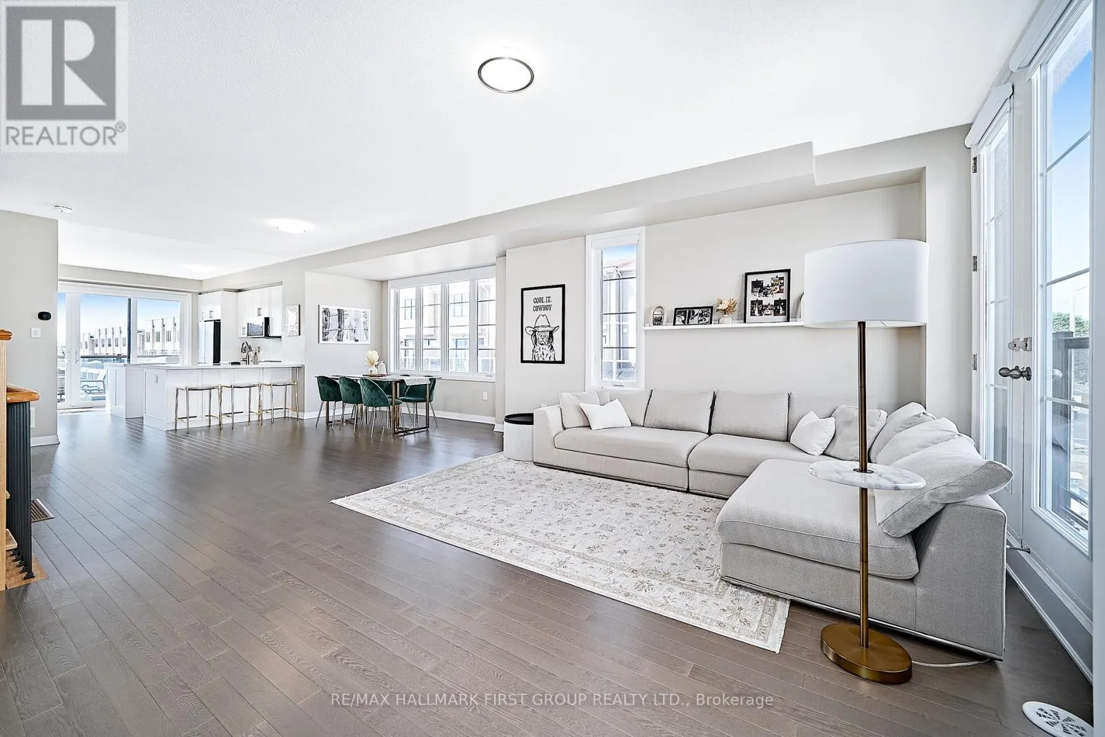1 CLARINGTON BOULEVARD