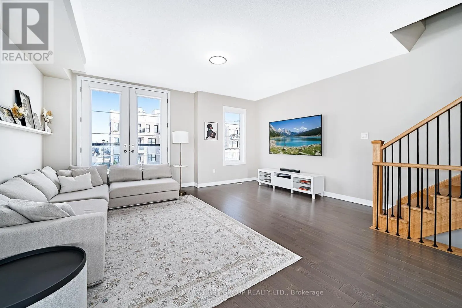 1 CLARINGTON BOULEVARD