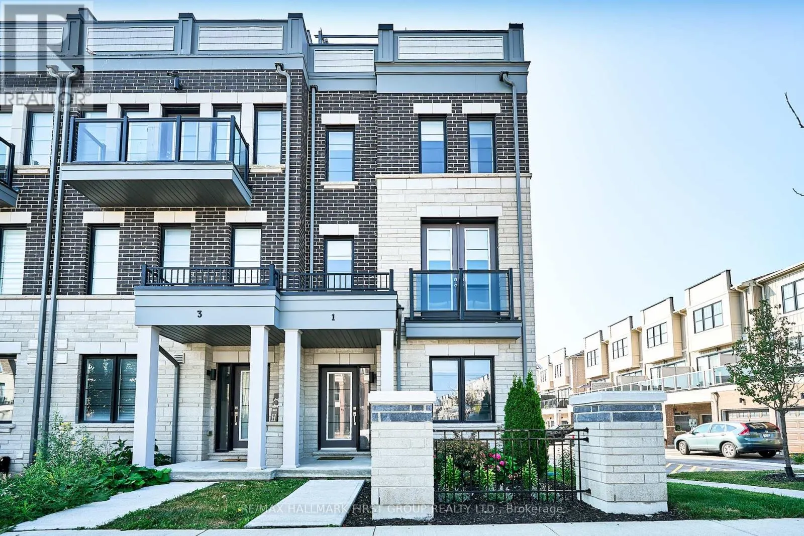 1 CLARINGTON BOULEVARD