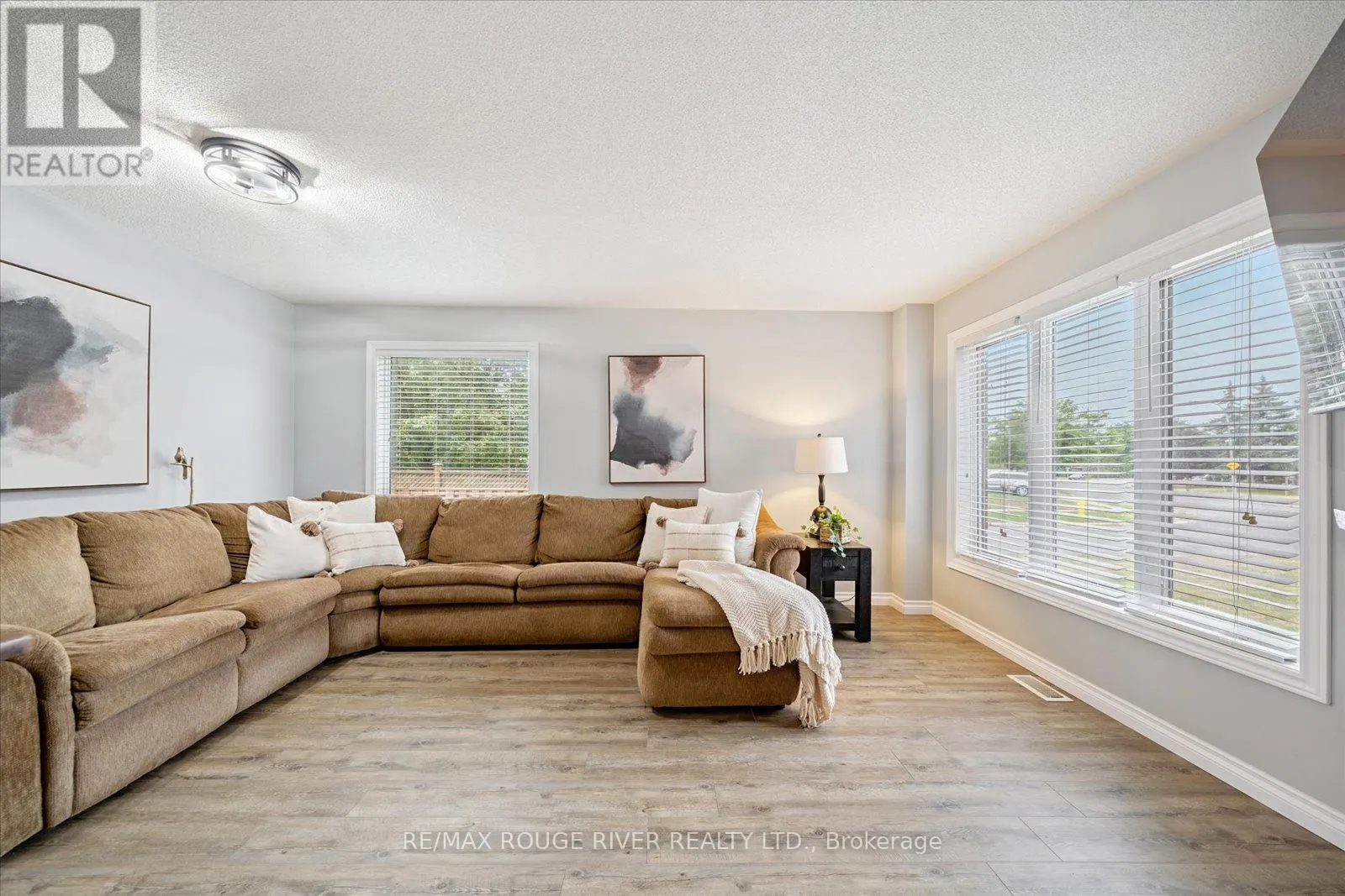 53 ERIC CLARKE DRIVE