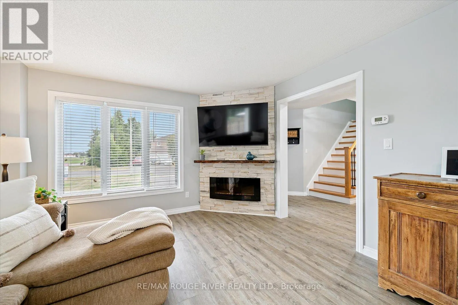 53 ERIC CLARKE DRIVE