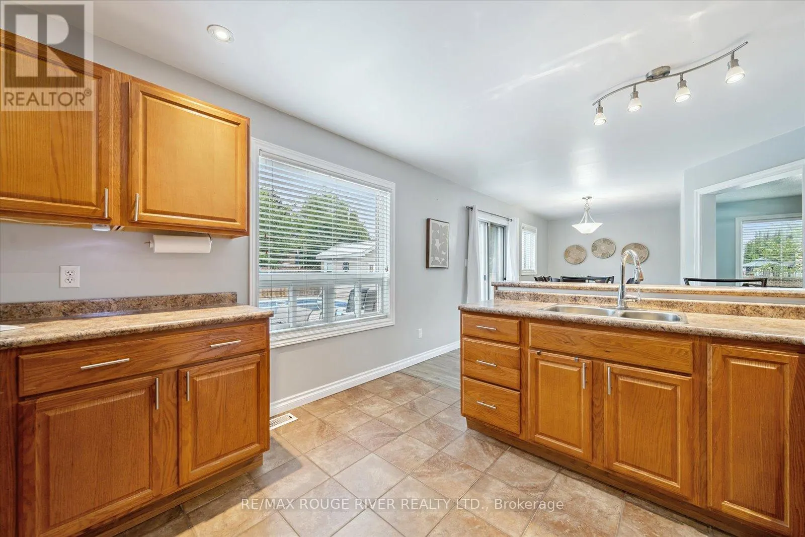 53 ERIC CLARKE DRIVE