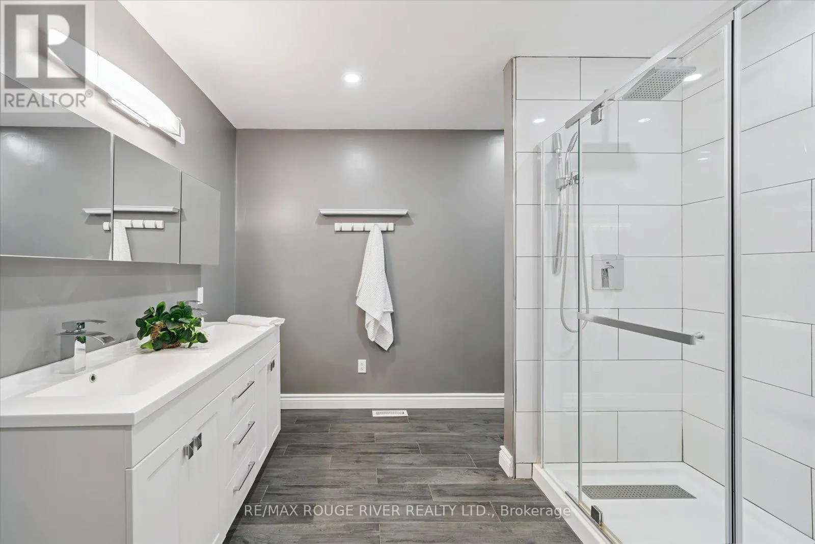 53 ERIC CLARKE DRIVE