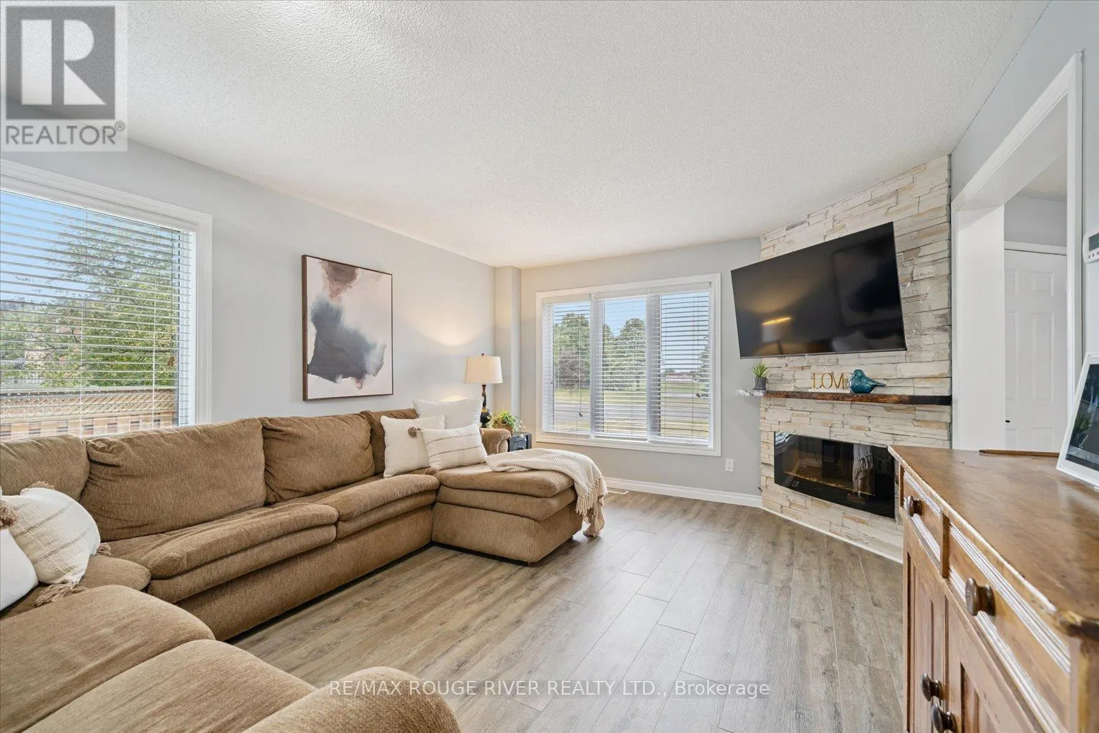 53 ERIC CLARKE DRIVE