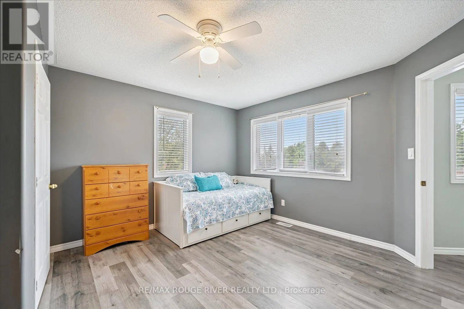 53 ERIC CLARKE DRIVE