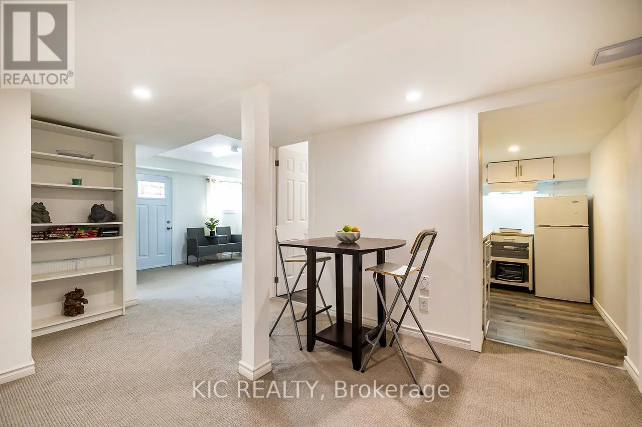 135 WOOLACOTT LANE