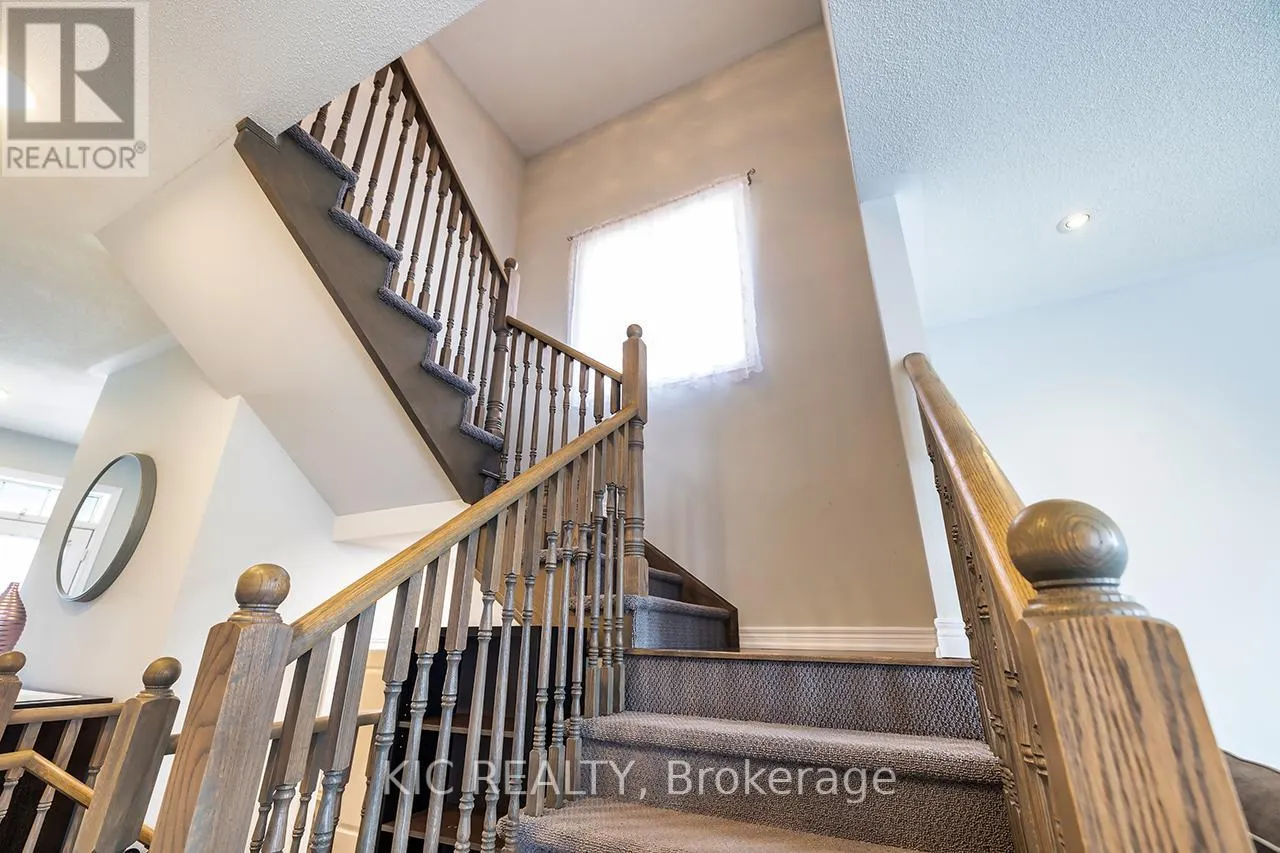 135 WOOLACOTT LANE