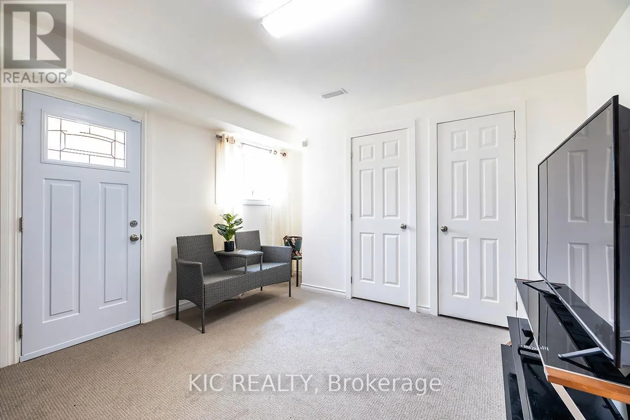 135 WOOLACOTT LANE