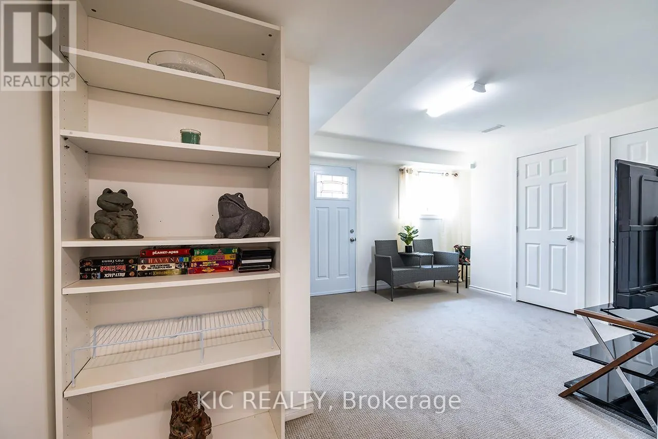 135 WOOLACOTT LANE