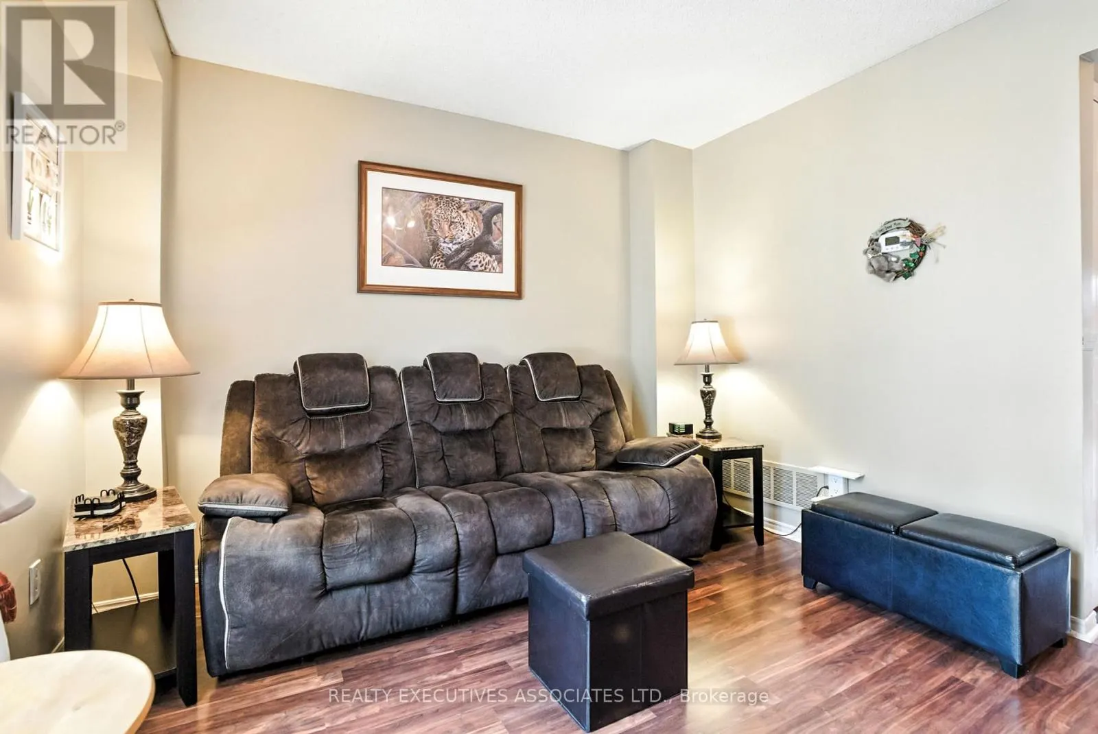 77B QUEEN STREET