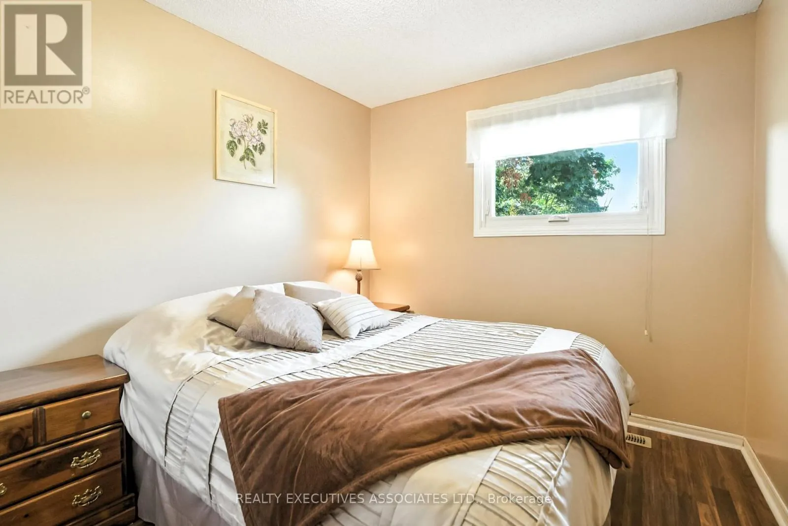 77B QUEEN STREET
