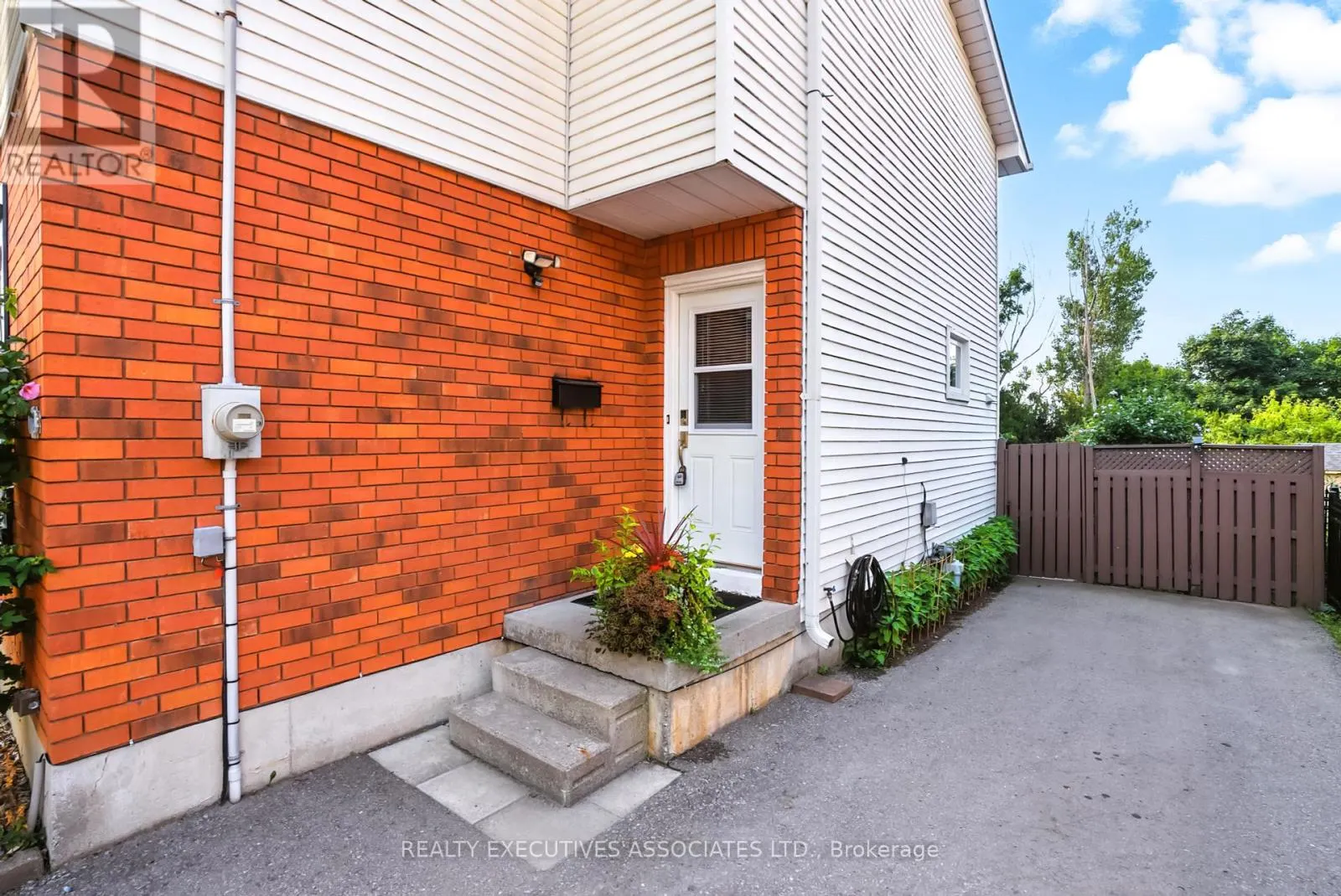 77B QUEEN STREET